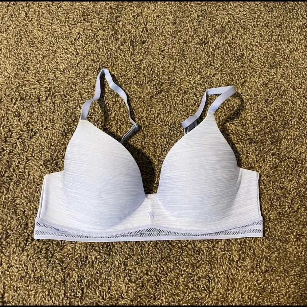 Victoria Secret Bra - Picture 1 of 2